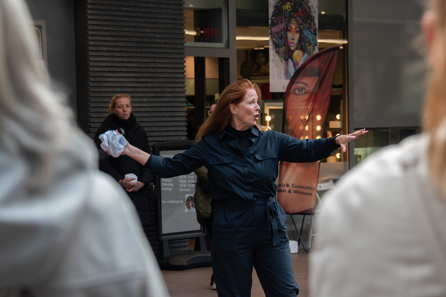 Medewerker Vebego Bright Solutions APS geeft instructies tijdens teambuilding